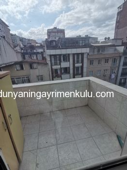 MALTEPE DE METROYA YÜRÜME MESAFESİNDE EŞYALI KİRALIK 3+1 DAİRE