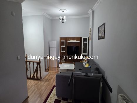 ZÜMRÜTEVLERDE 14 YILLIK 3+2 MASRAFSIZ SATILIK DUBLEKS DAİRE